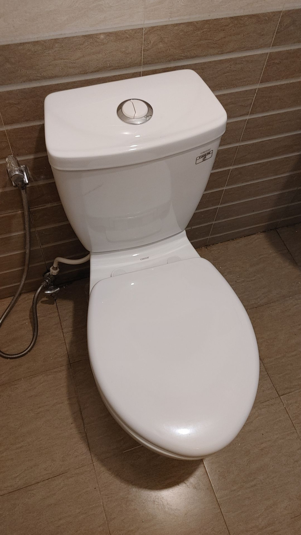 Đánh giá sản phẩm Bồn cầu 2 khối Caesar CDS1325 nắp êm