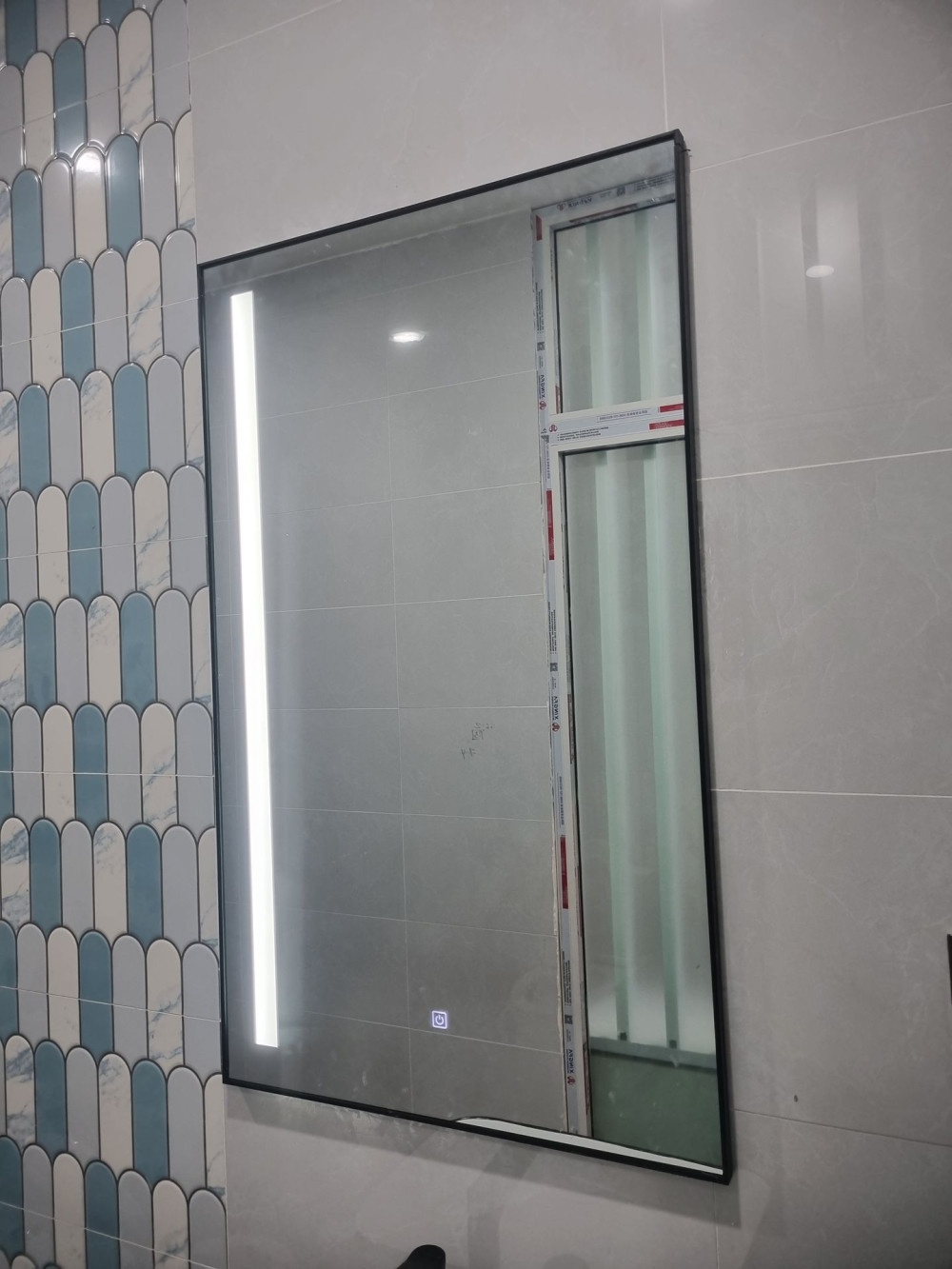 Đánh giá sản phẩm Bộ tủ chậu và gương led size 800mm MOWOEN MW6801S-80B