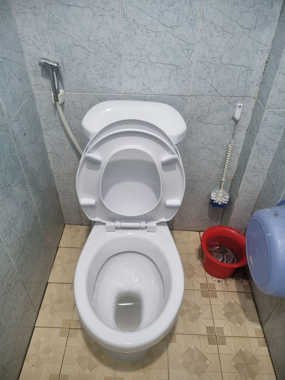 Đánh giá sản phẩm Bồn cầu 2 khối Viglacera VI77 nắp thường (+ lavabo VTL2)