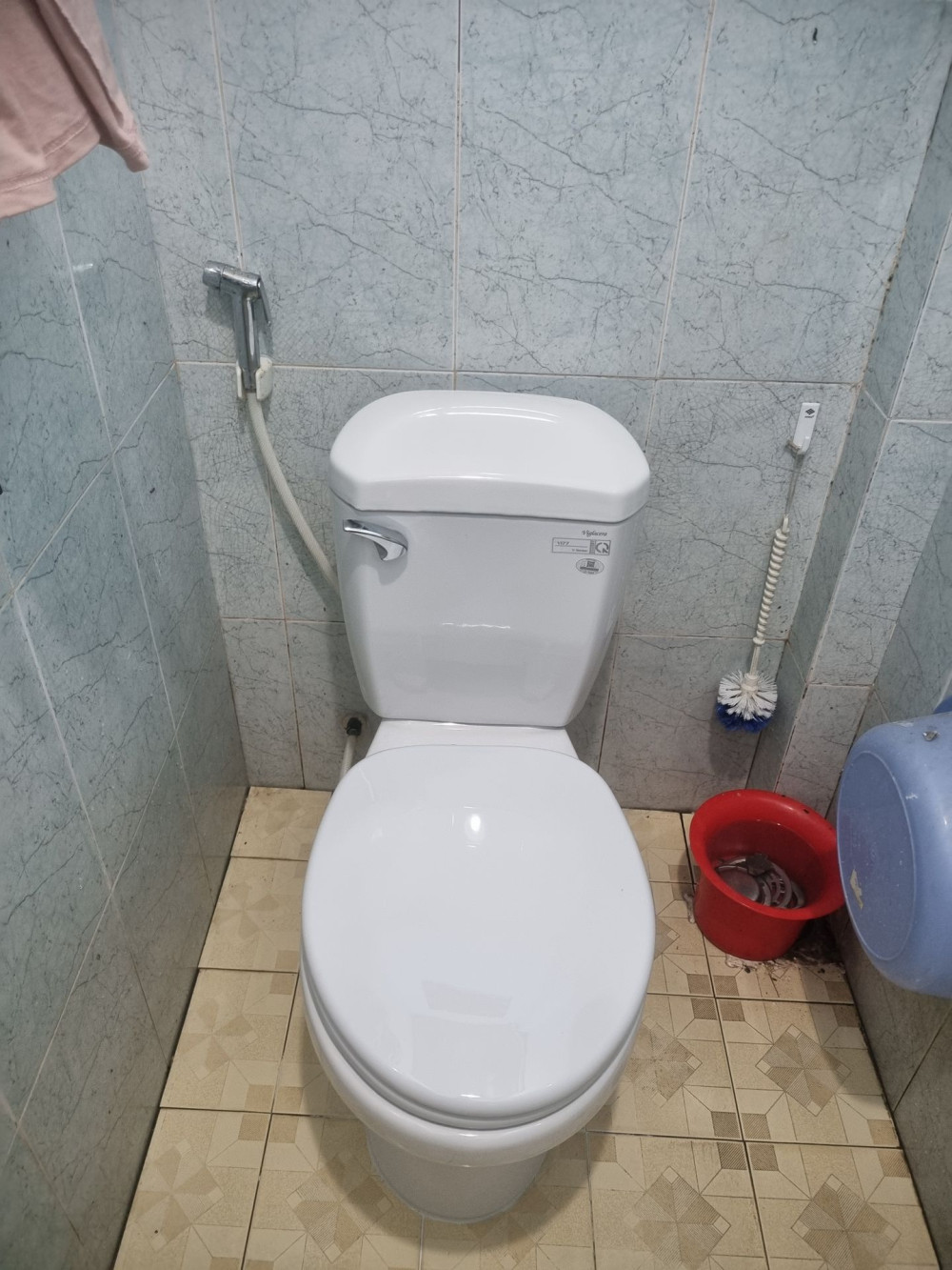 Đánh giá sản phẩm Bồn cầu 2 khối Viglacera VI77 nắp thường (+ lavabo VTL2)