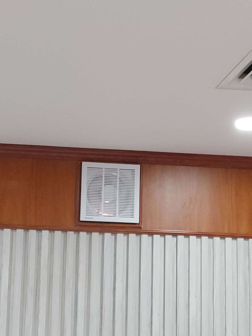 Đánh giá sản phẩm Quạt hút âm tường loại 2 chiều có màn che Panasonic FV-20RL7