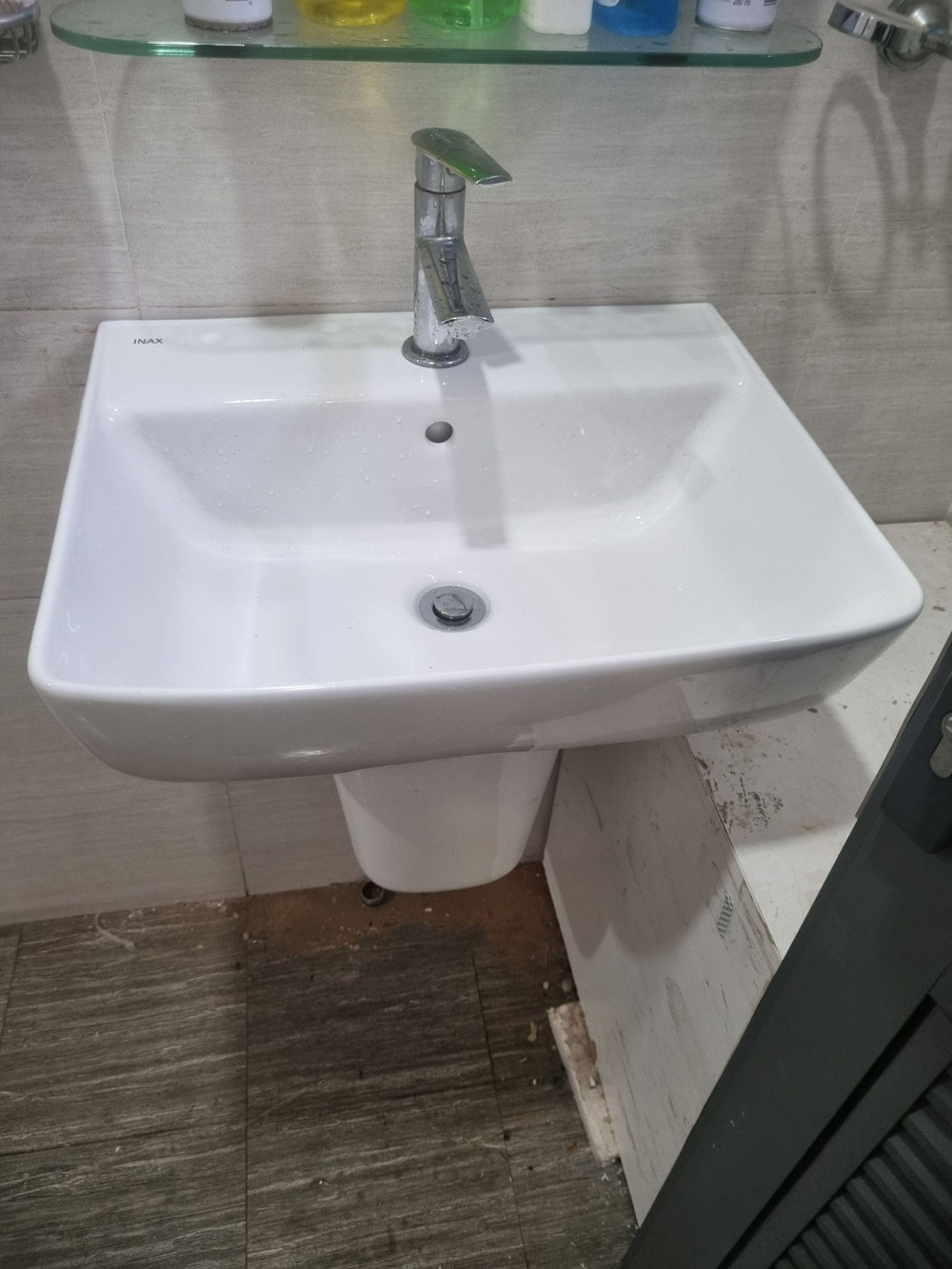 Đánh giá sản phẩm Chậu rửa lavabo treo tường INAX L-312V (L312V) (L-312VFC)