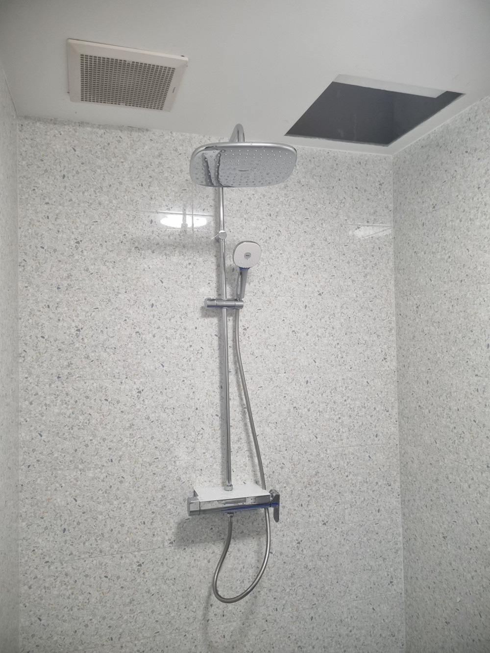 Đánh giá sản phẩm Sen tắm cây nóng lạnh INAX BFV-635S (BFV635S)