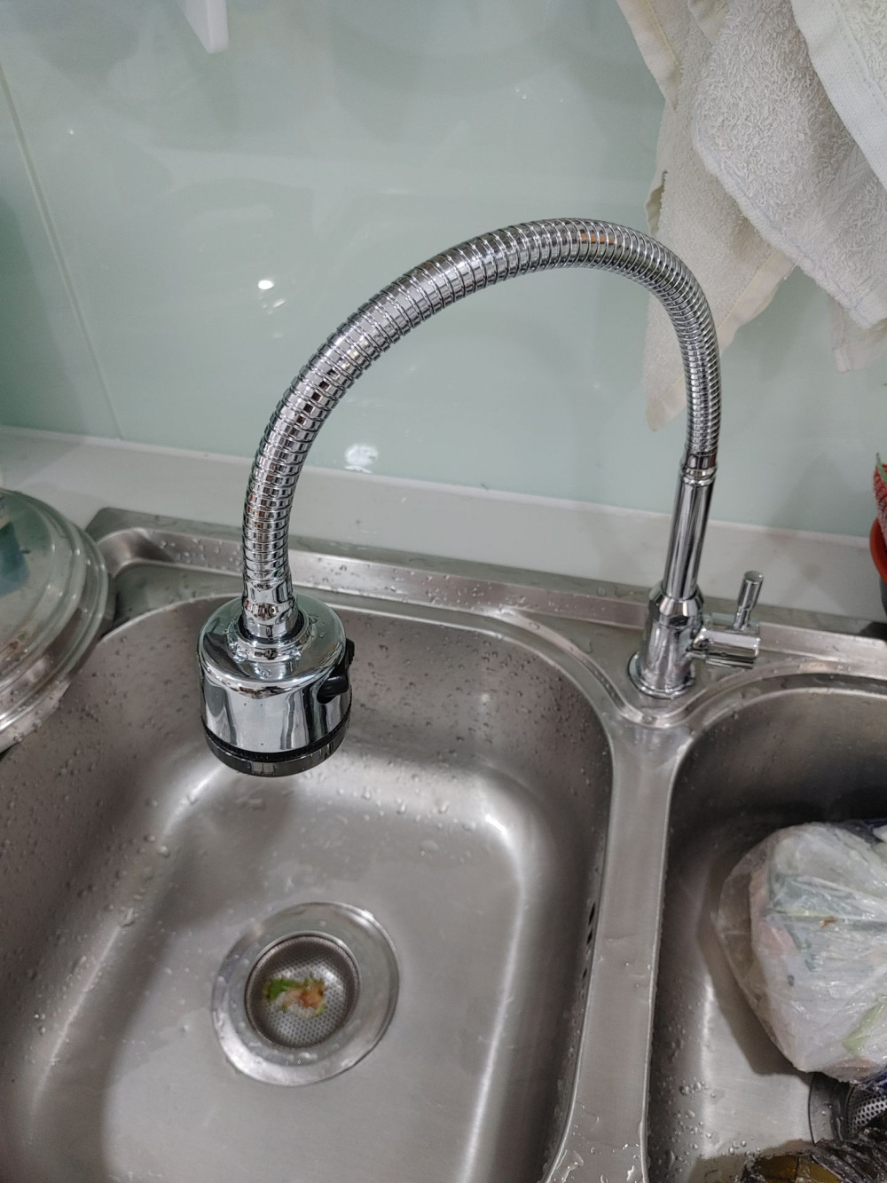 Đánh giá sản phẩm Vòi bếp lạnh thân mềm Caesar K025C