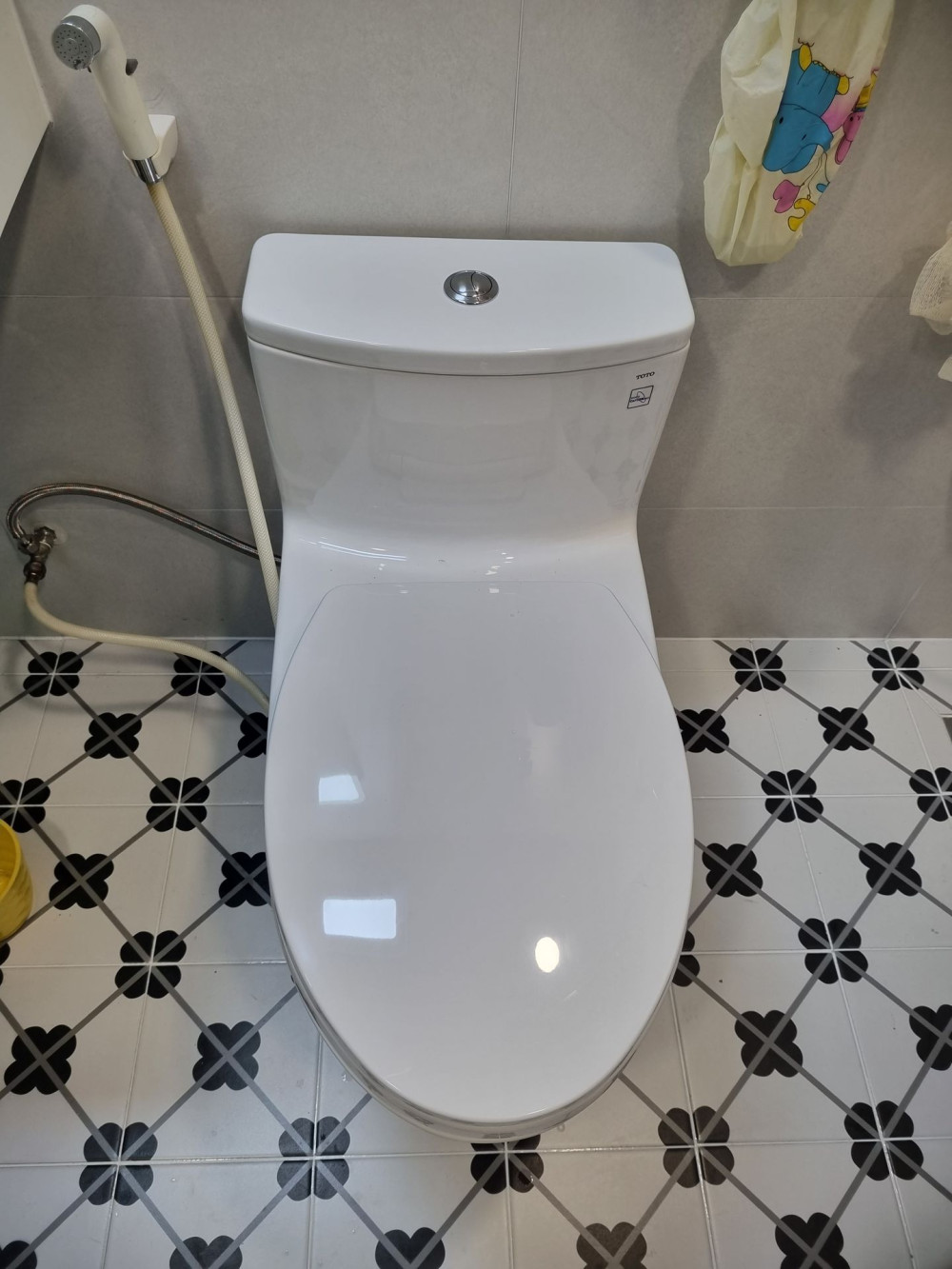 Đánh giá sản phẩm Bồn cầu 1 khối TOTO MS885DT2 nắp đóng êm TC393VS