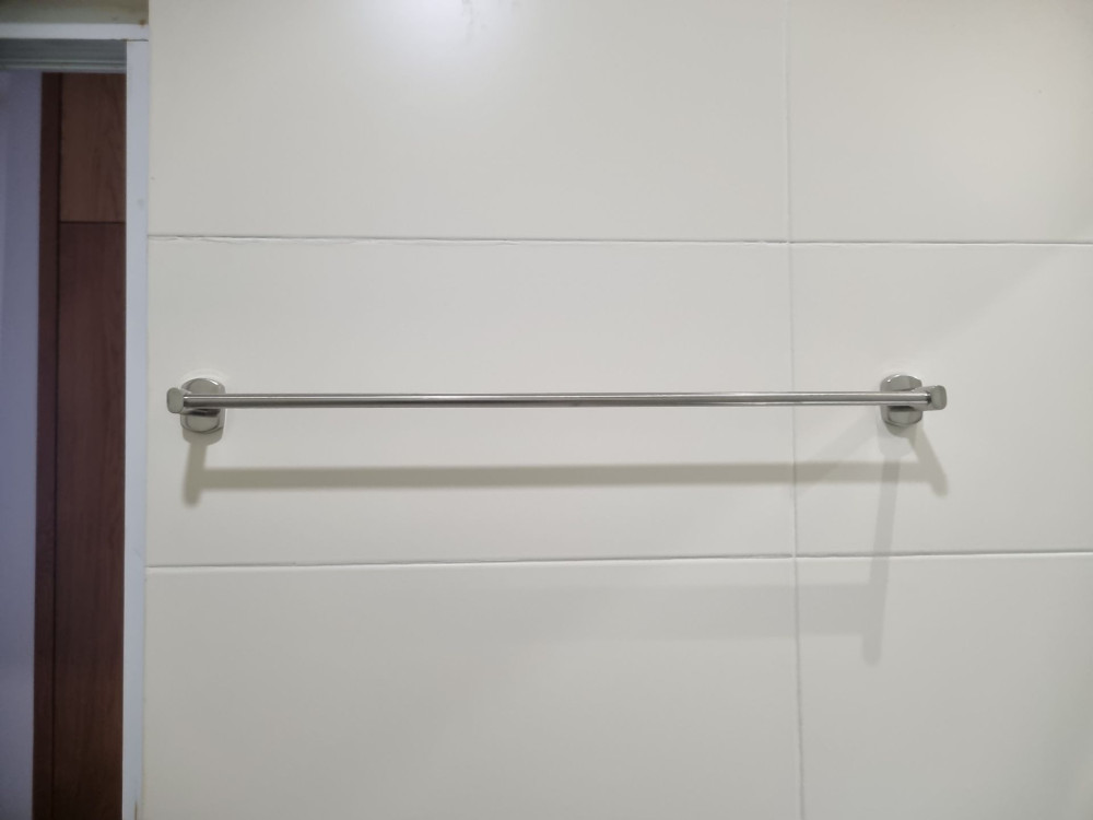 Đánh giá sản phẩm Thanh treo khăn Caesar Q7301V