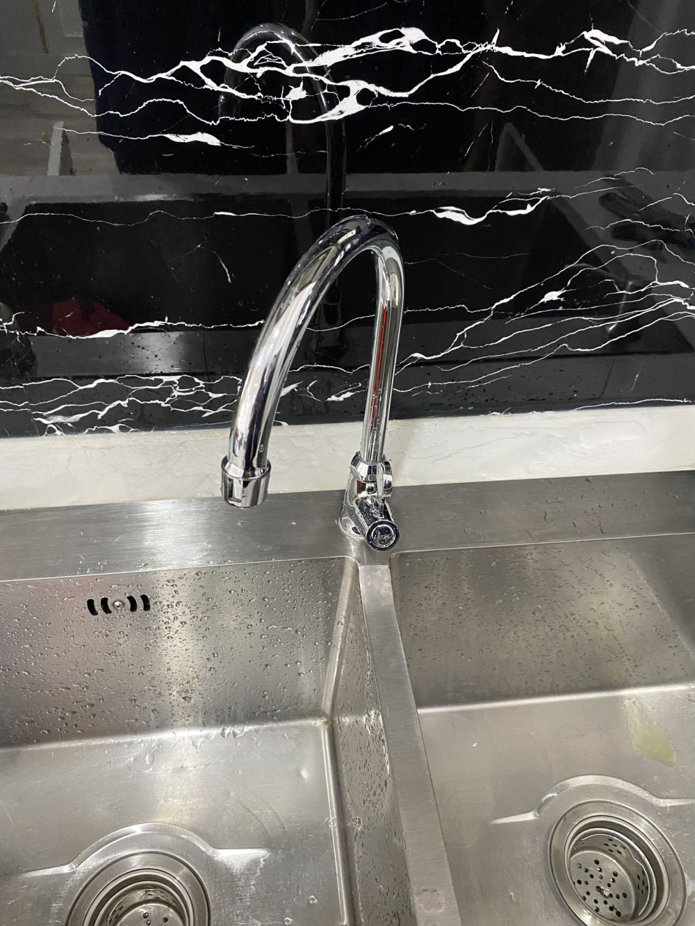 Đánh giá sản phẩm Vòi rửa chén Luxta L3105