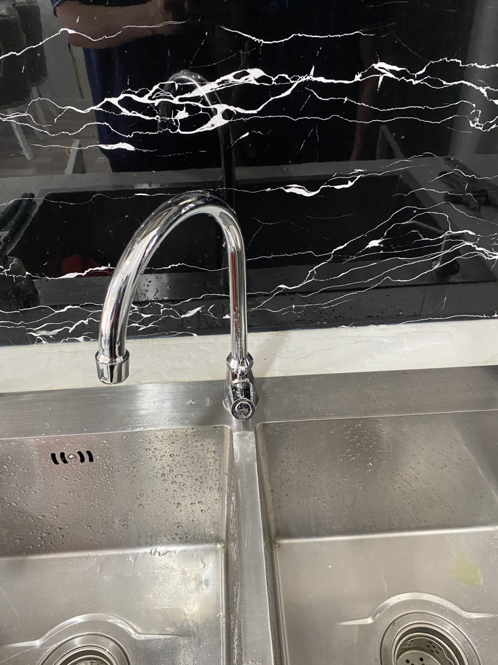 Đánh giá sản phẩm Vòi rửa chén Luxta L3105