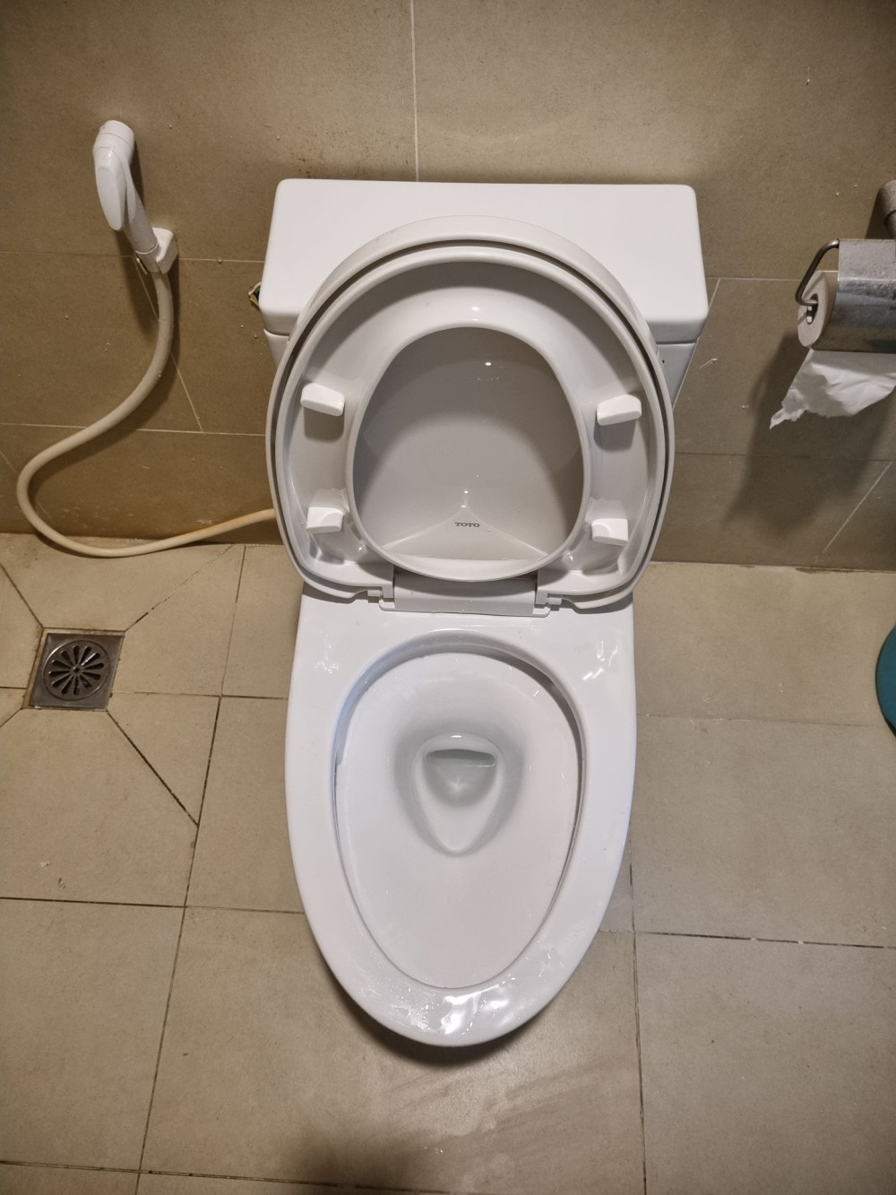 Đánh giá sản phẩm Bồn cầu 2 khối TOTO CS326DT3 nắp đóng êm TC385VS