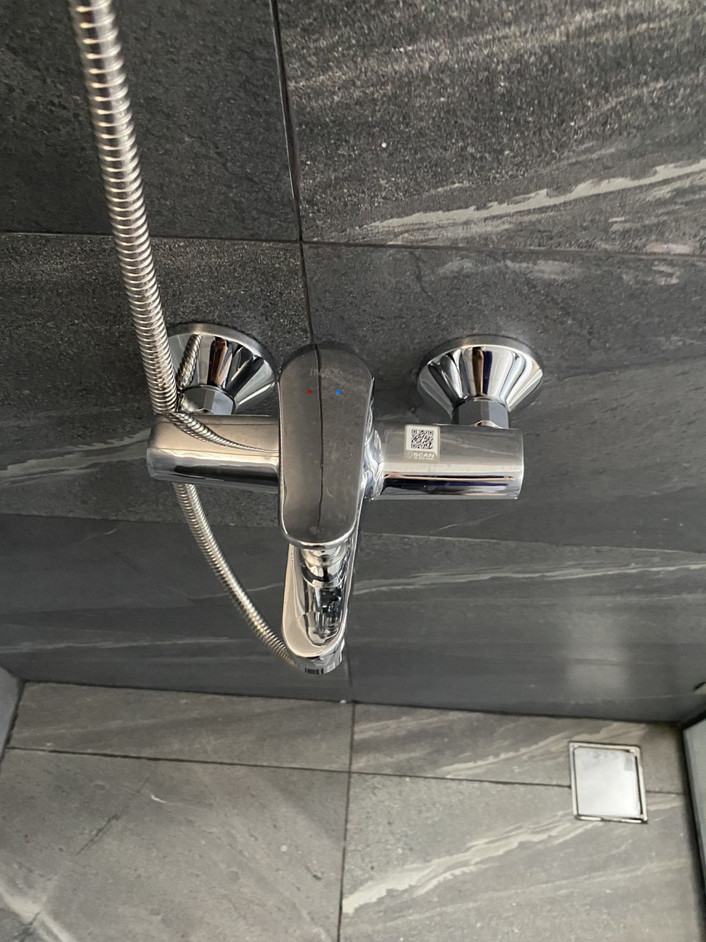 Đánh giá sản phẩm Bộ vòi sen tắm nóng lạnh INAX BFV-2013S (BFV2013S)