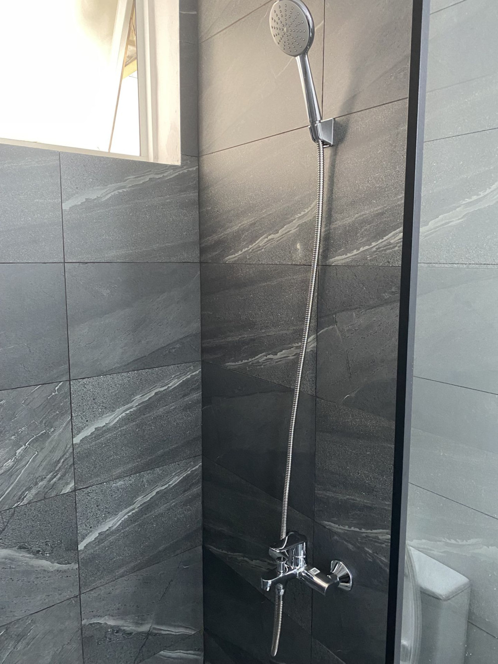 Đánh giá sản phẩm Bộ vòi sen tắm nóng lạnh INAX BFV-2013S (BFV2013S)