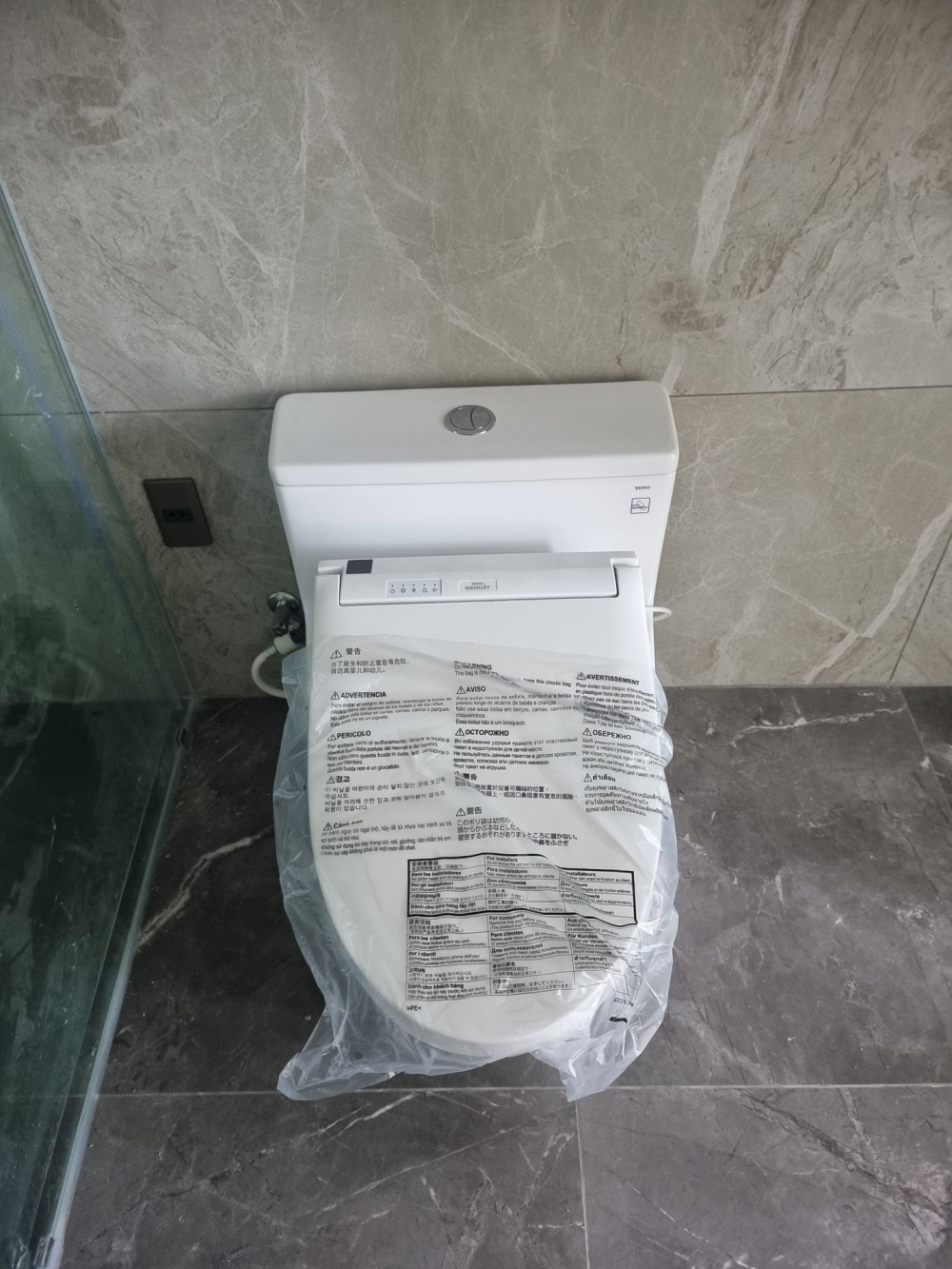 Đánh giá sản phẩm Bồn cầu TOTO MS625CDW15 1 khối nắp điện tử Washlet C5 TCF24460AAA giấu dây