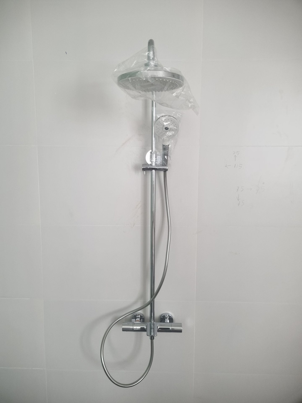 Đánh giá sản phẩm Sen cây nhiệt độ TOTO TBW01401AA dòng G kèm vòi xả bồn