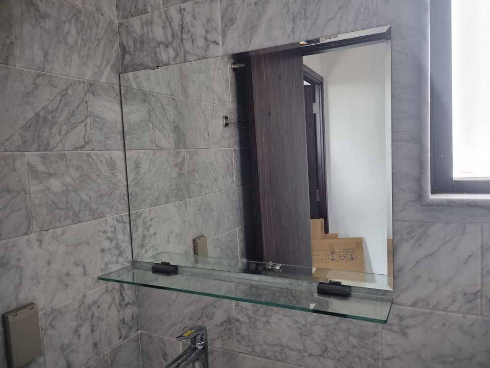 Đánh giá sản phẩm Gương soi phòng tắm 80x60cm kèm kệ kính Caesar M710 (M114 + Q780V)