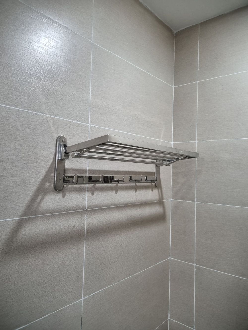 Đánh giá sản phẩm Máng khăn tháp Hita HG17