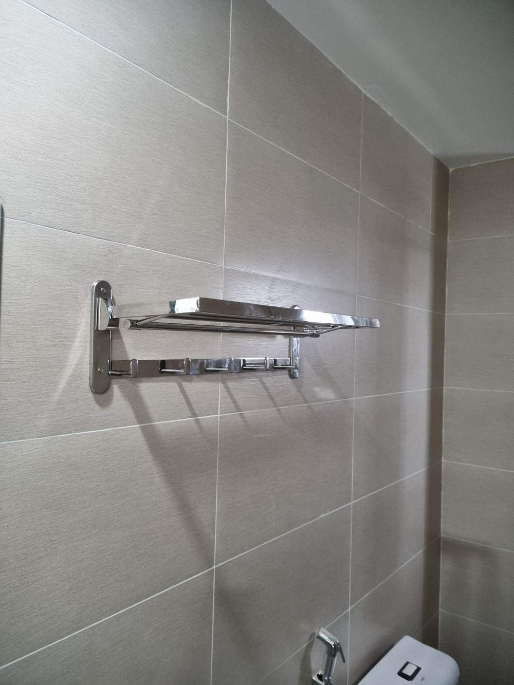 Đánh giá sản phẩm Máng khăn tháp Hita HG17