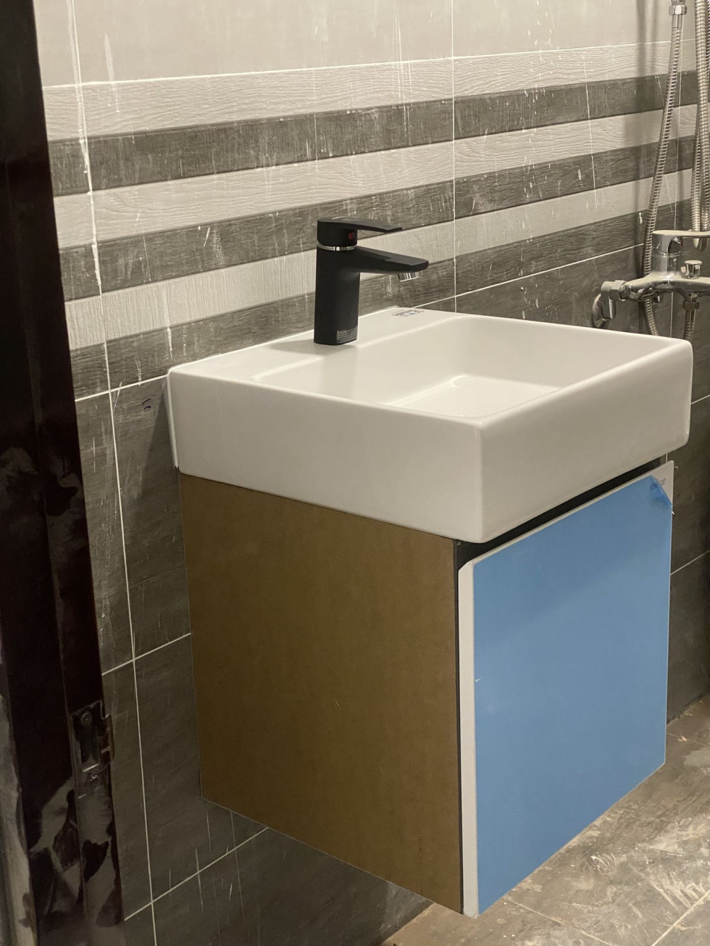 Đánh giá sản phẩm Tủ chậu cabinet Caesar LF5257+EH05257ATGV