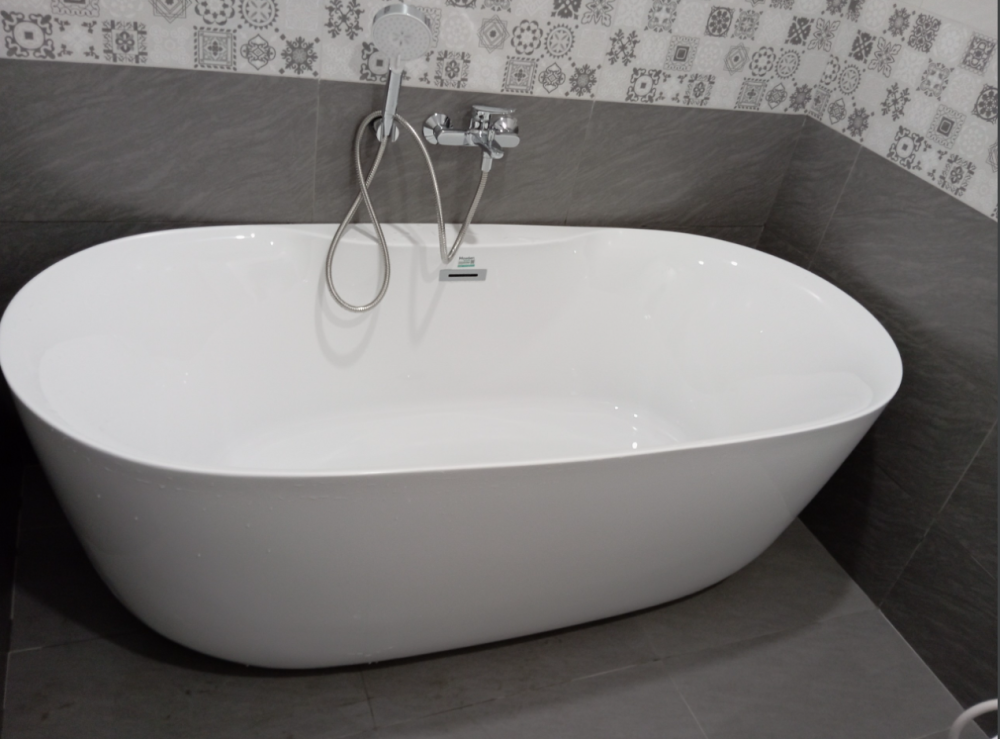 Đánh giá sản phẩm Bồn tắm đặt sàn 1.7m MOWOEN MW8237-170