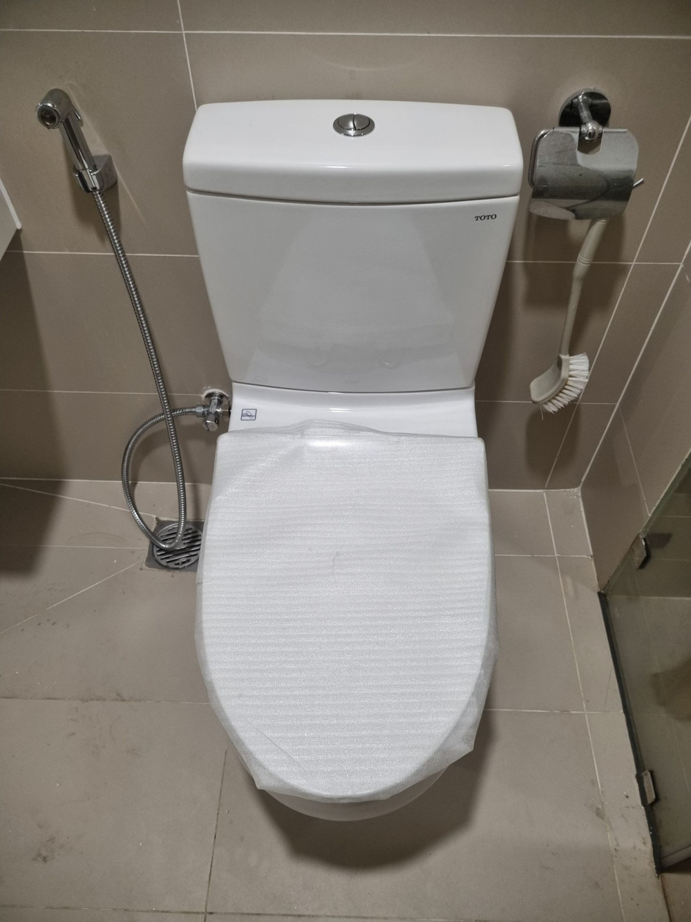 Đánh giá sản phẩm Bồn cầu 2 khối TOTO CS948DT8 nắp đóng êm TC600VS