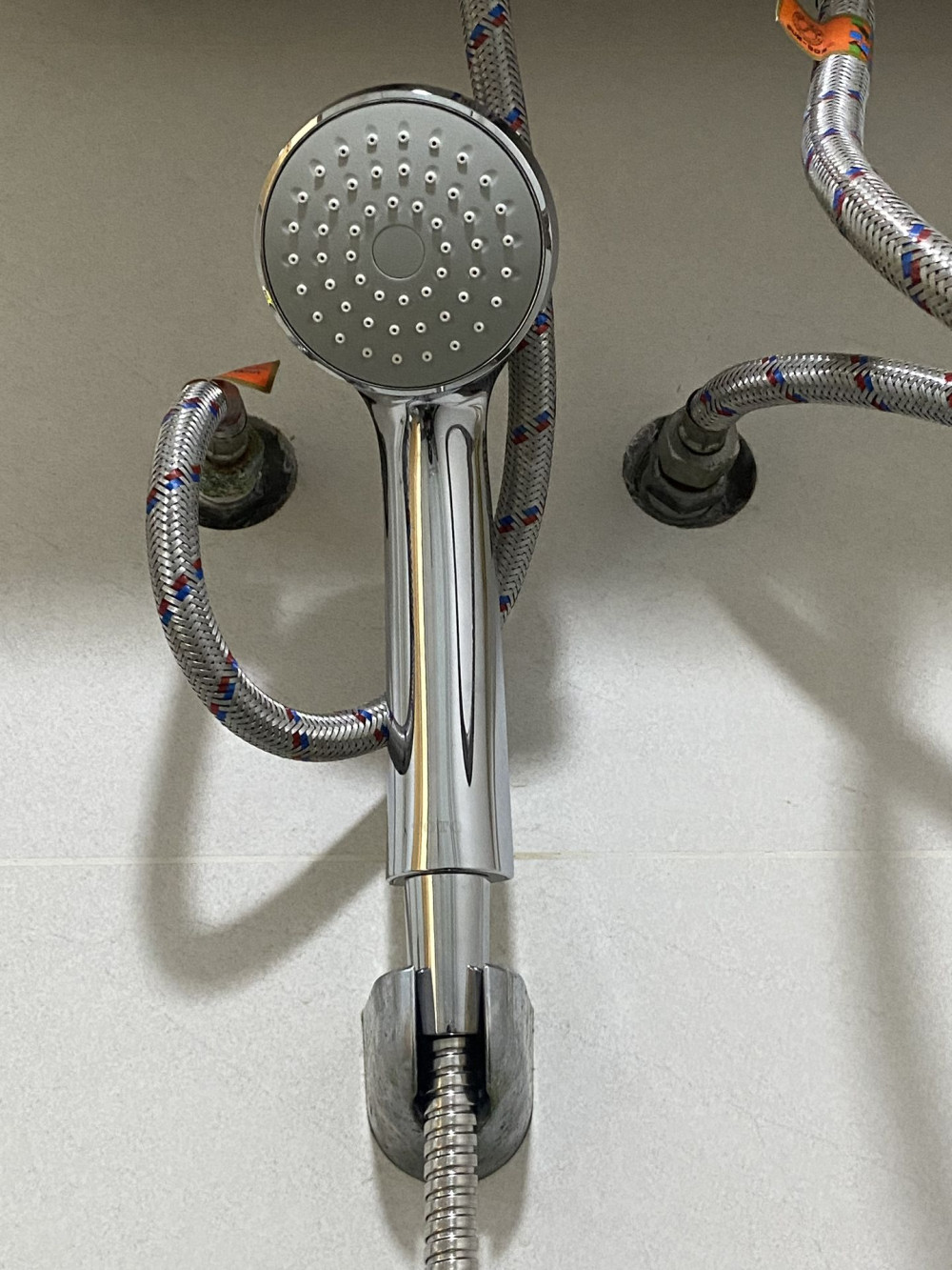 Đánh giá sản phẩm Tay sen tắm TOTO DGH104ZR (1 chế độ)