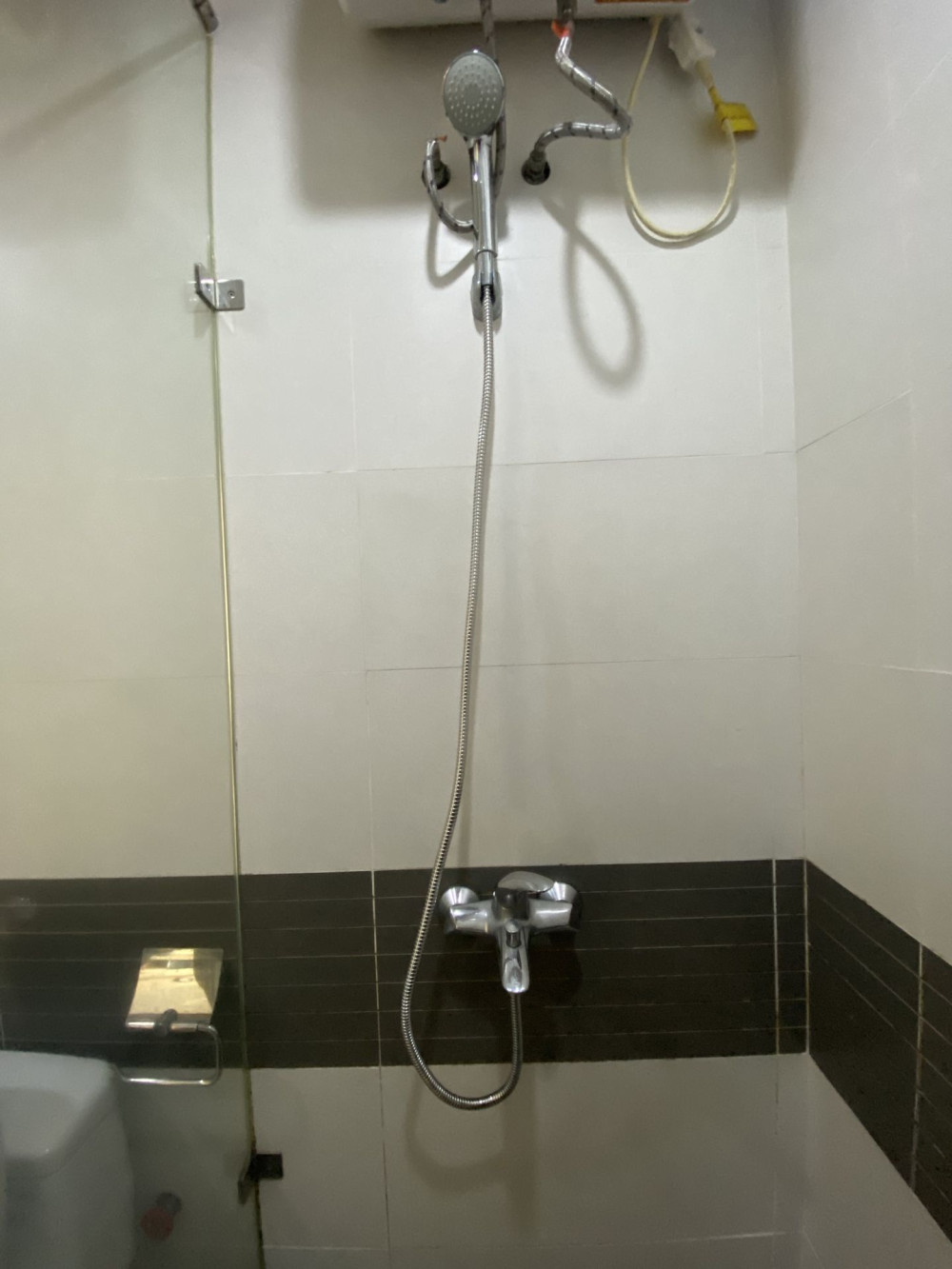 Đánh giá sản phẩm Tay sen tắm TOTO DGH104ZR (1 chế độ)