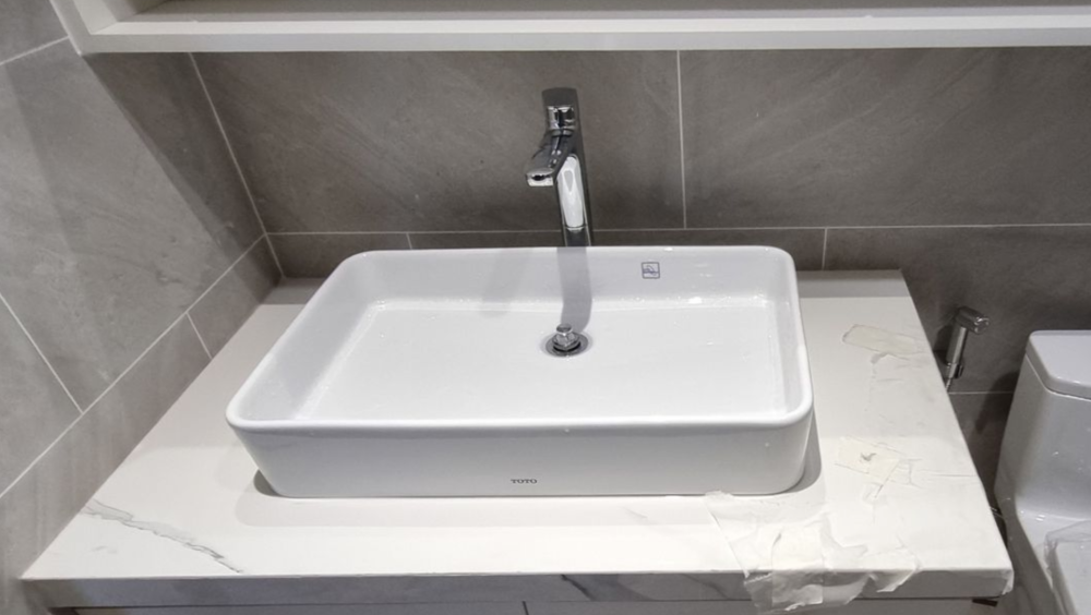 Đánh giá sản phẩm Chậu rửa lavabo đặt bàn TOTO LT952