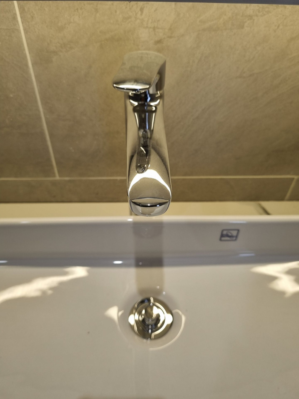 Đánh giá sản phẩm Vòi lavabo nóng lạnh GR TOTO TLG02307V