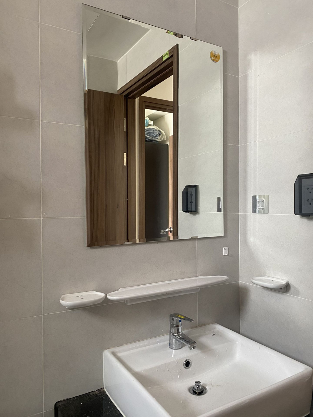 Đánh giá sản phẩm Gương phòng tắm Đình Quốc 60x80cm 1622