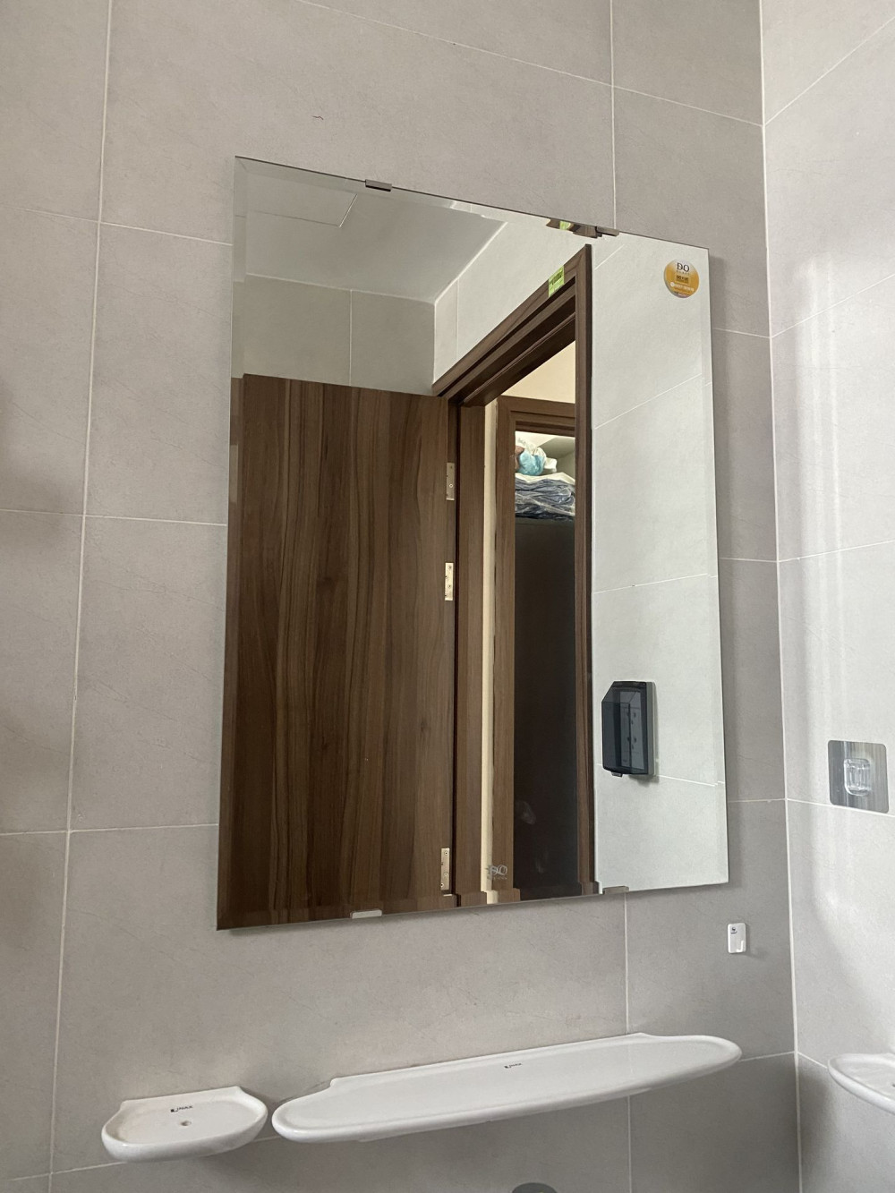 Đánh giá sản phẩm Gương phòng tắm Đình Quốc 60x80cm 1622