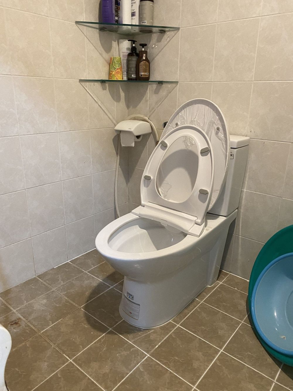 Đánh giá sản phẩm Bồn cầu 2 khối nắp rửa cơ Caesar CD1340 + TAF060