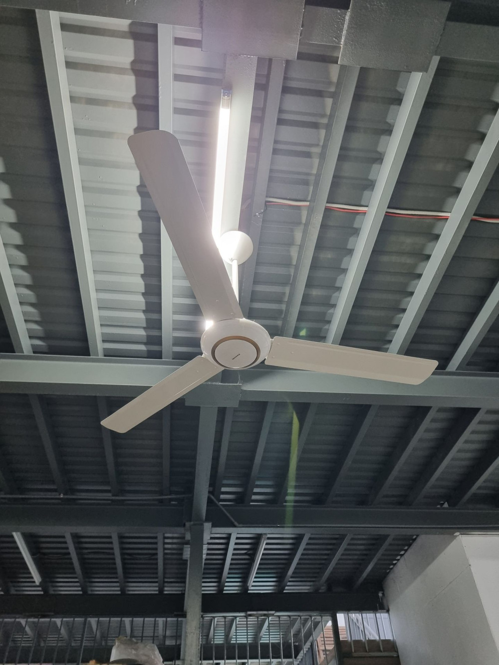 Đánh giá sản phẩm Quạt trần Panasonic 3 cánh F-60MZ2