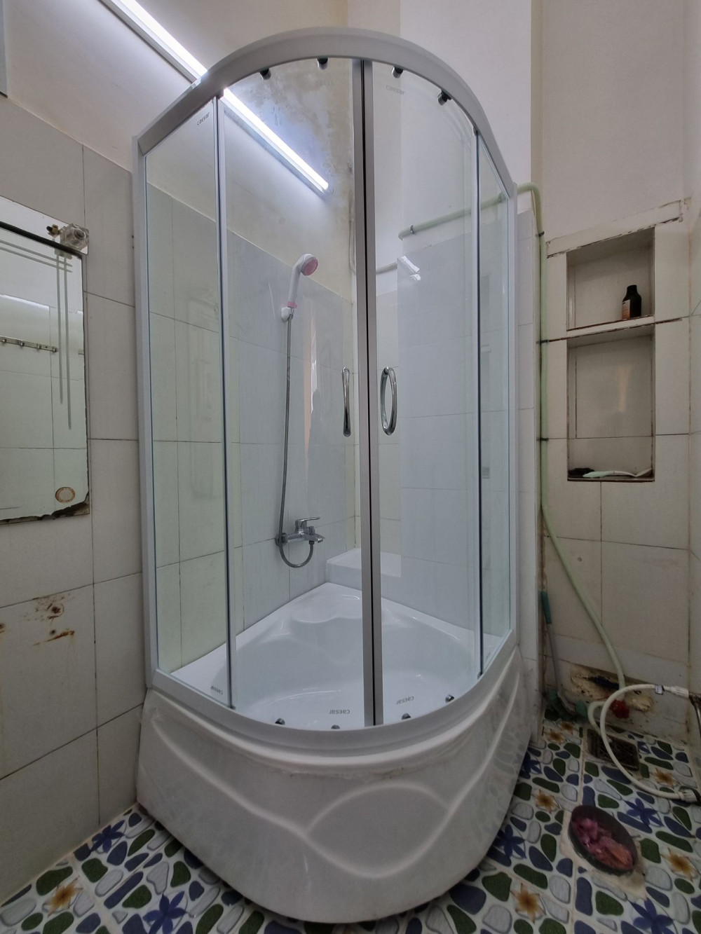 Bồn tắm đứng cửa lùa Caesar SPR101