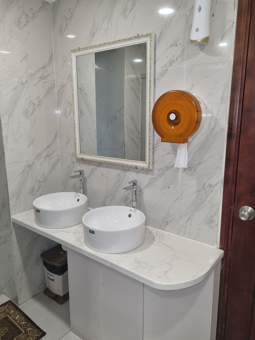 Đánh giá sản phẩm Chậu rửa lavabo đặt bàn INAX AL-295V (AL295V) men Aqua Ceramic