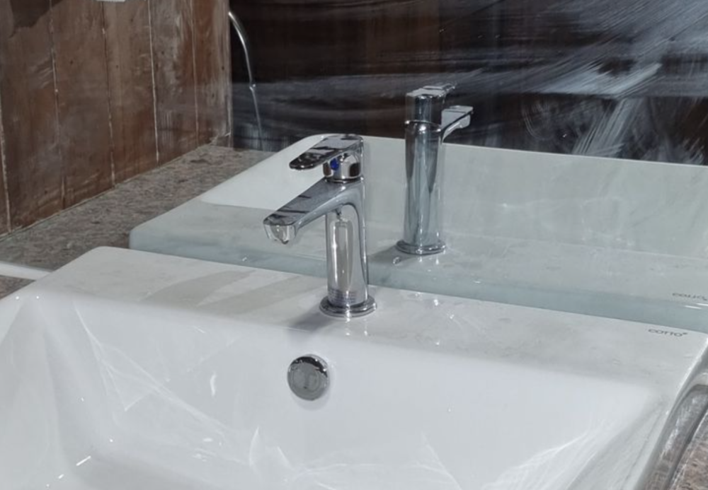 Đánh giá sản phẩm Vòi chậu lavabo lạnh Caesar B060CU