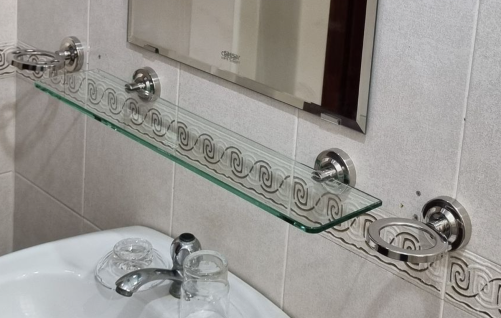 Đánh giá sản phẩm Kệ kính Caesar Q7710V