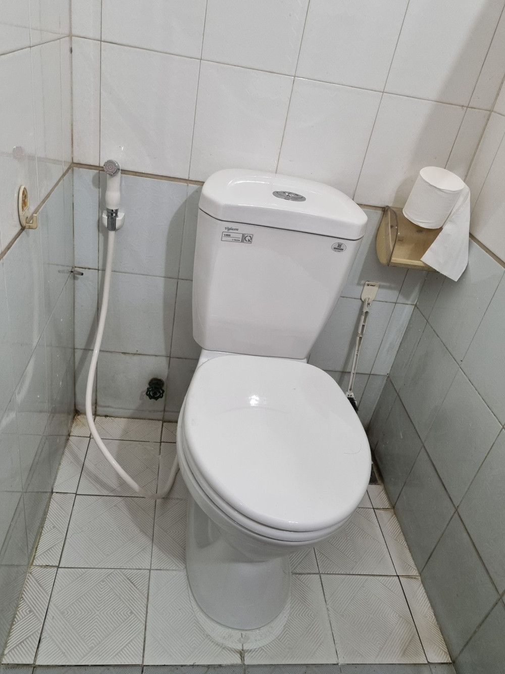 Đánh giá sản phẩm Bồn cầu 2 khối Viglacera VI66 nắp thường / nắp êm