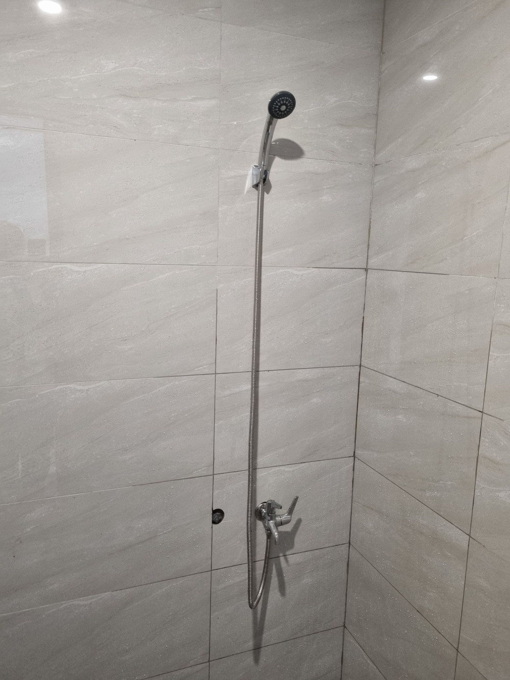 Đánh giá sản phẩm Bộ vòi sen tắm lạnh INAX BFV-17-4C (BFV174C)