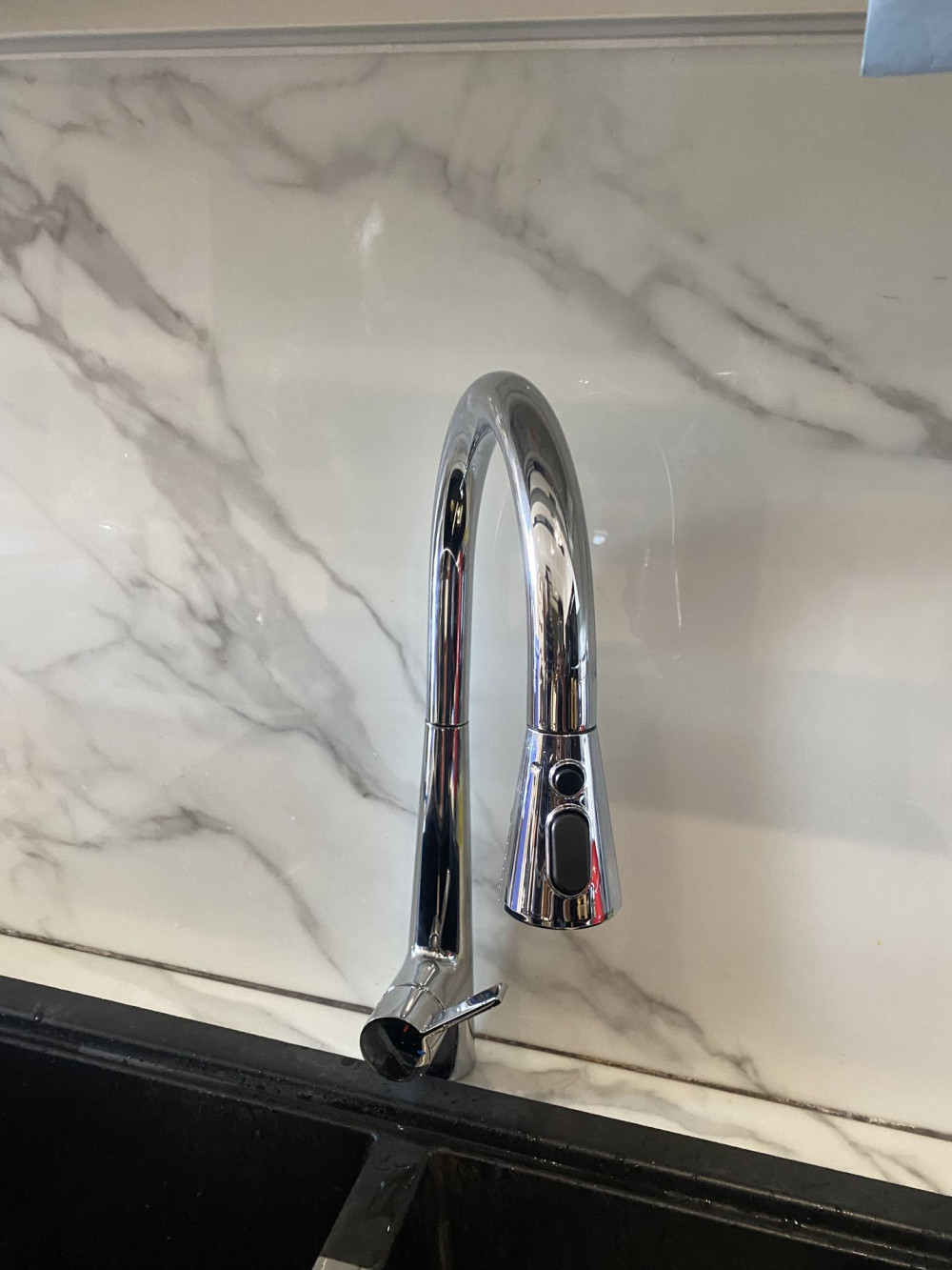 Đánh giá sản phẩm Vòi bếp dây rút nóng lạnh Caesar K905C