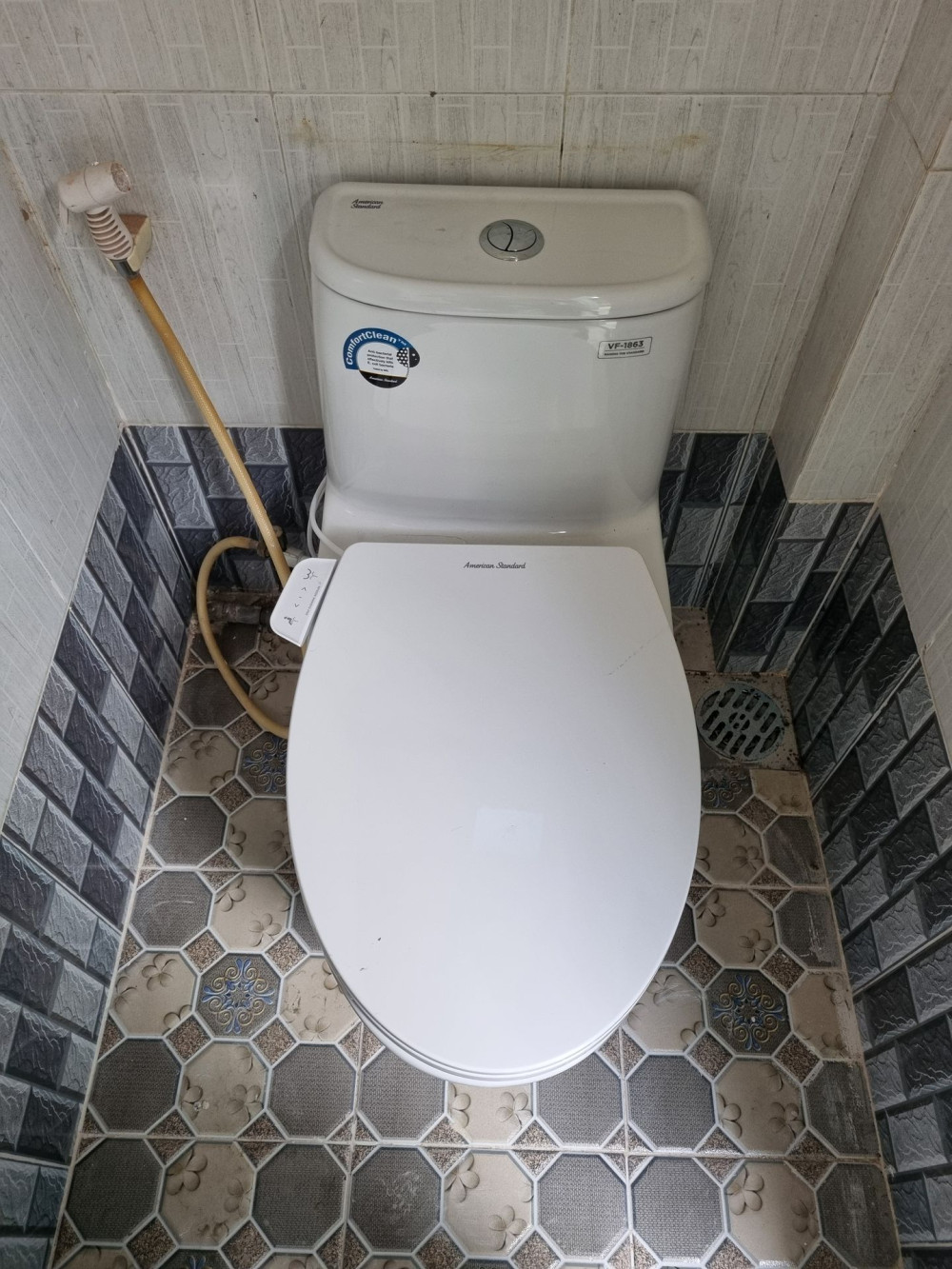 Đánh giá sản phẩm Bồn cầu 1 khối American Standard VF-1863SW (VF1863SW) nắp rửa cơ M4A839