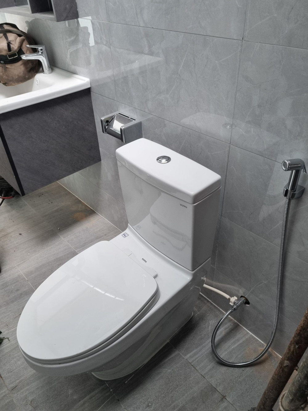 Đánh giá sản phẩm Bồn cầu 2 khối TOTO CS948DT10 nắp đóng êm TC395VS