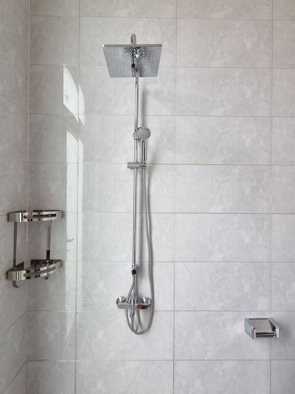 Đánh giá sản phẩm Bộ sen tắm nóng lạnh TOTO TBS04302V DGH104ZR