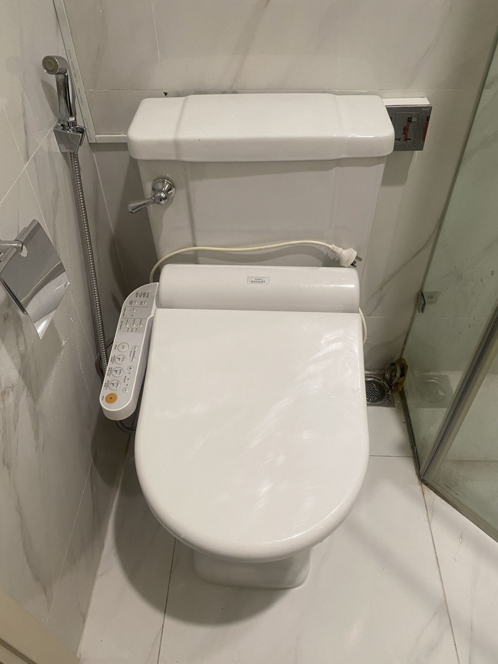 Đánh giá sản phẩm Bồn cầu 2 khối Memory TOTO CW668J nắp đóng êm TC393VS