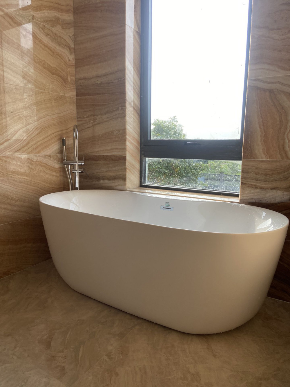 Đánh giá sản phẩm Bồn tắm đặt sàn 1.7m MOWOEN MW8237-170