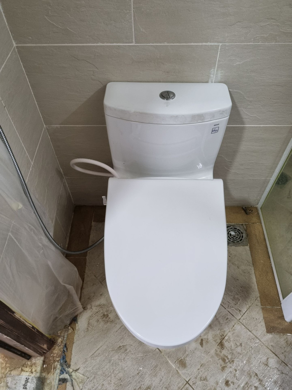 Đánh giá sản phẩm Bồn cầu TOTO MS889DRE4 1 khối nắp rửa cơ TCW1211A