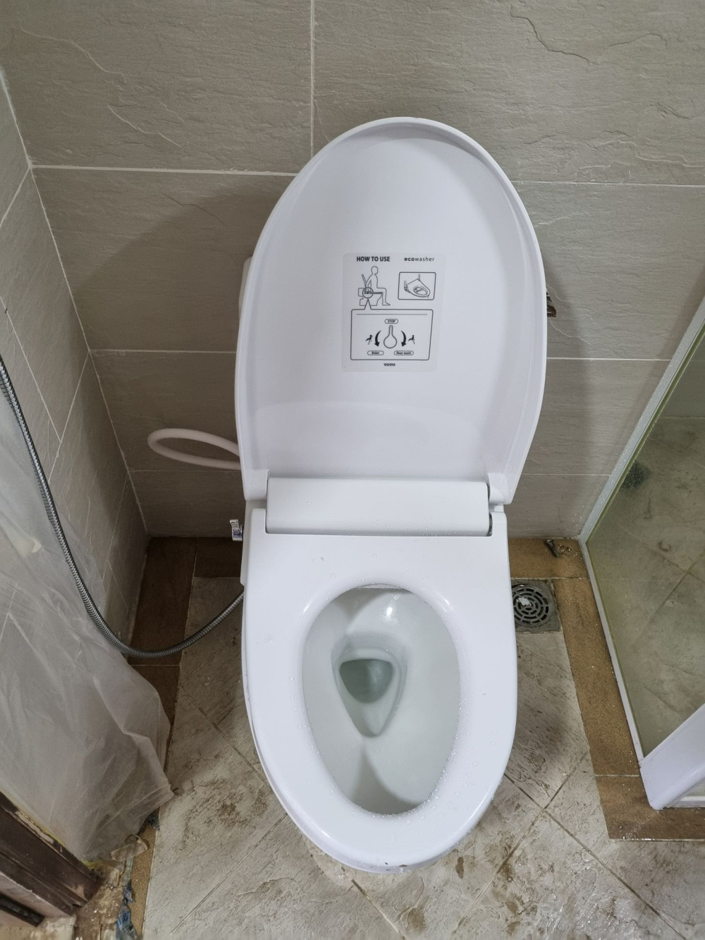 Đánh giá sản phẩm Bồn cầu TOTO MS889DRE4 1 khối nắp rửa cơ TCW1211A