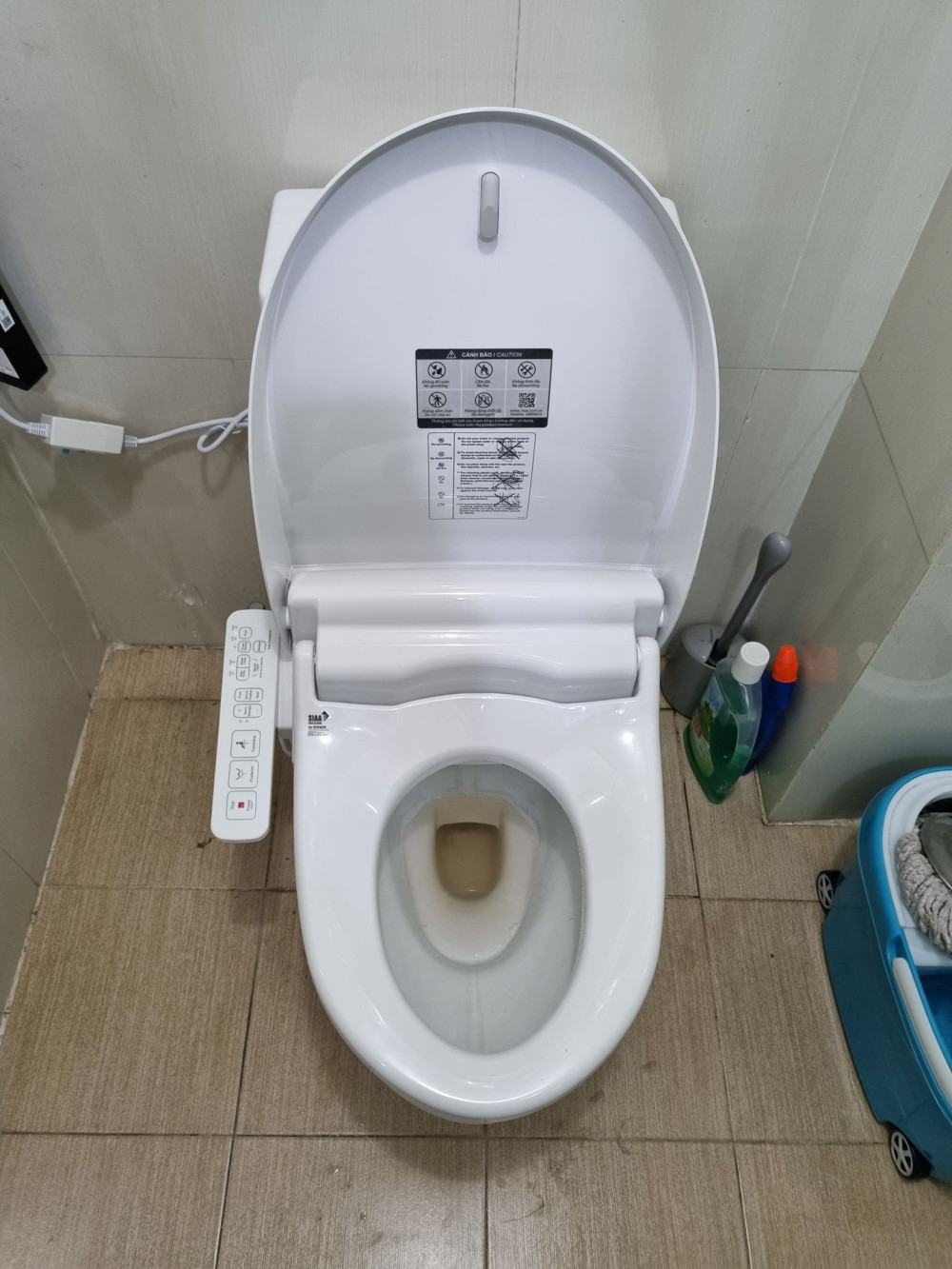 Đánh giá sản phẩm Nắp rửa điện tử thông minh INAX CW-H18VN (CWH18VN)