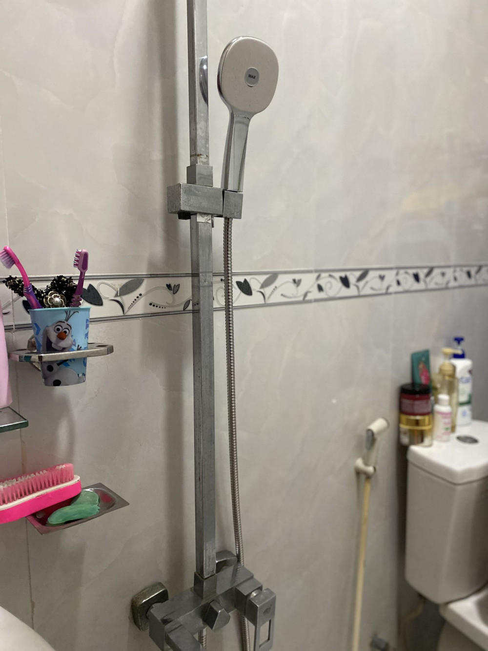 Đánh giá sản phẩm Dây sen tắm xi 1m5 Caesar 13608MDA