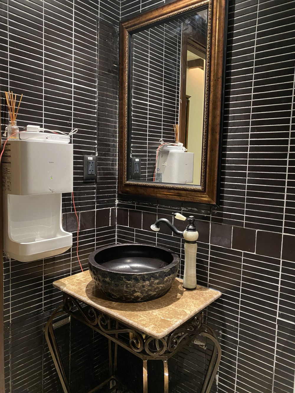 Đánh giá sản phẩm Bộ khung sắt mặt bàn đá để lavabo KANLY FP04