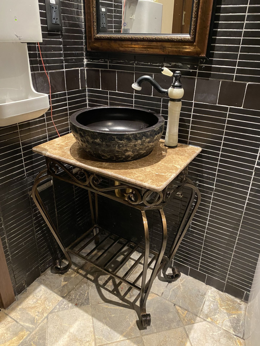 Đánh giá sản phẩm Bộ khung sắt mặt bàn đá để lavabo KANLY FP04