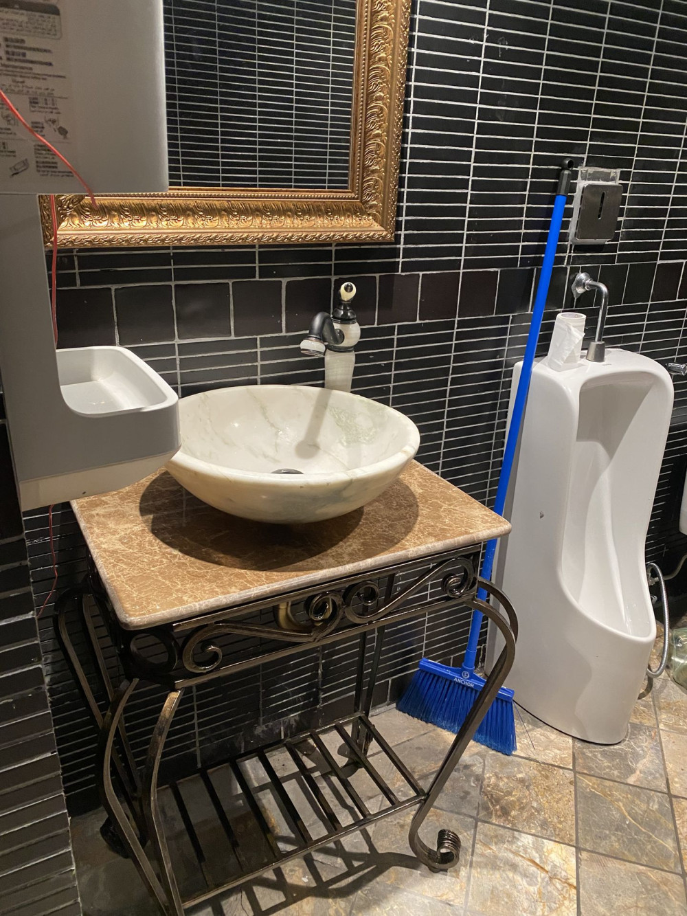 Đánh giá sản phẩm Bộ khung sắt mặt bàn đá để lavabo KANLY FP04